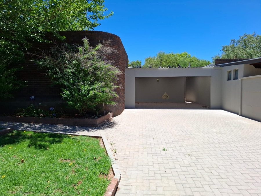 4 Bedroom Property for Sale in Helicon Heights Free State